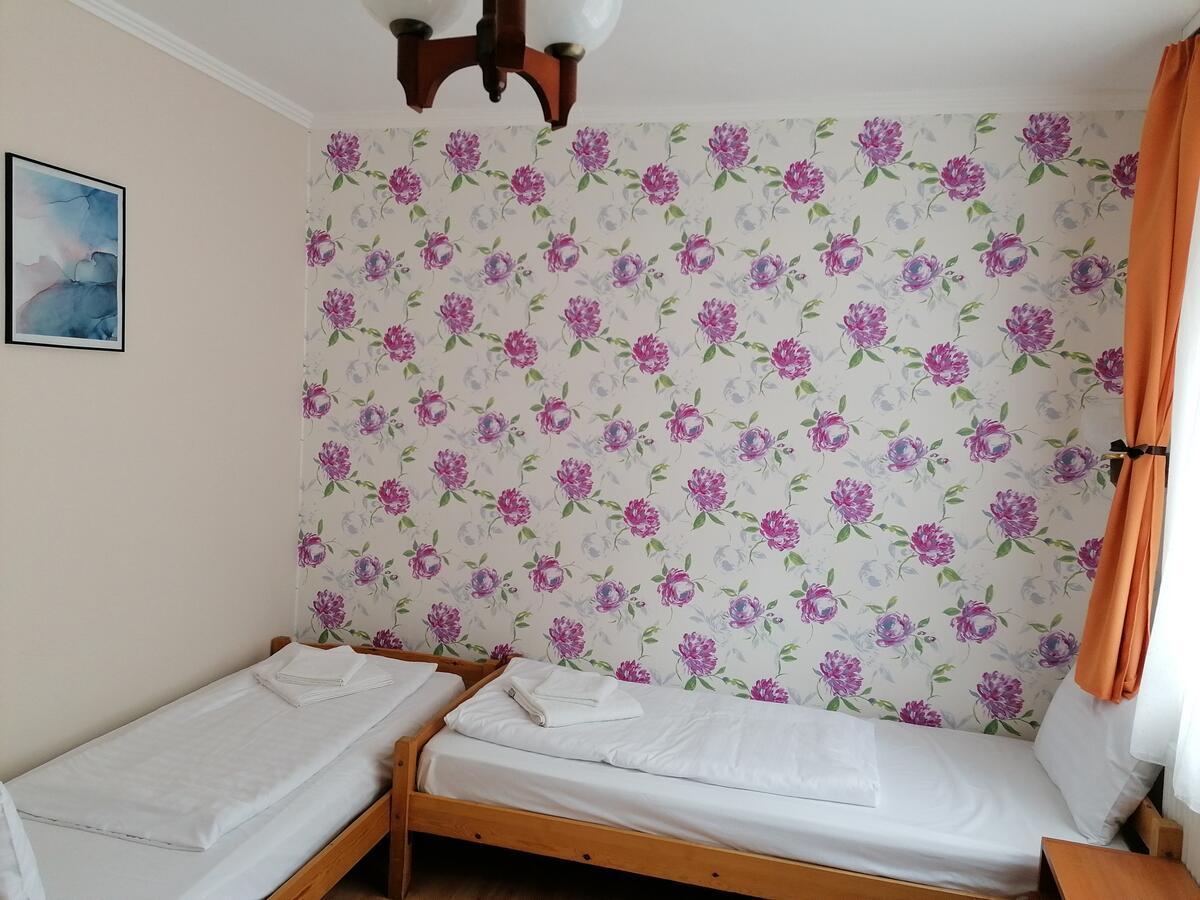 Bed and Breakfast Hullam Panzio Hajdúszoboszló Exterior foto