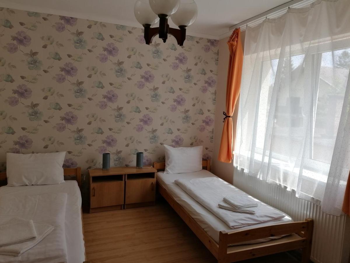 Bed and Breakfast Hullam Panzio Hajdúszoboszló Exterior foto