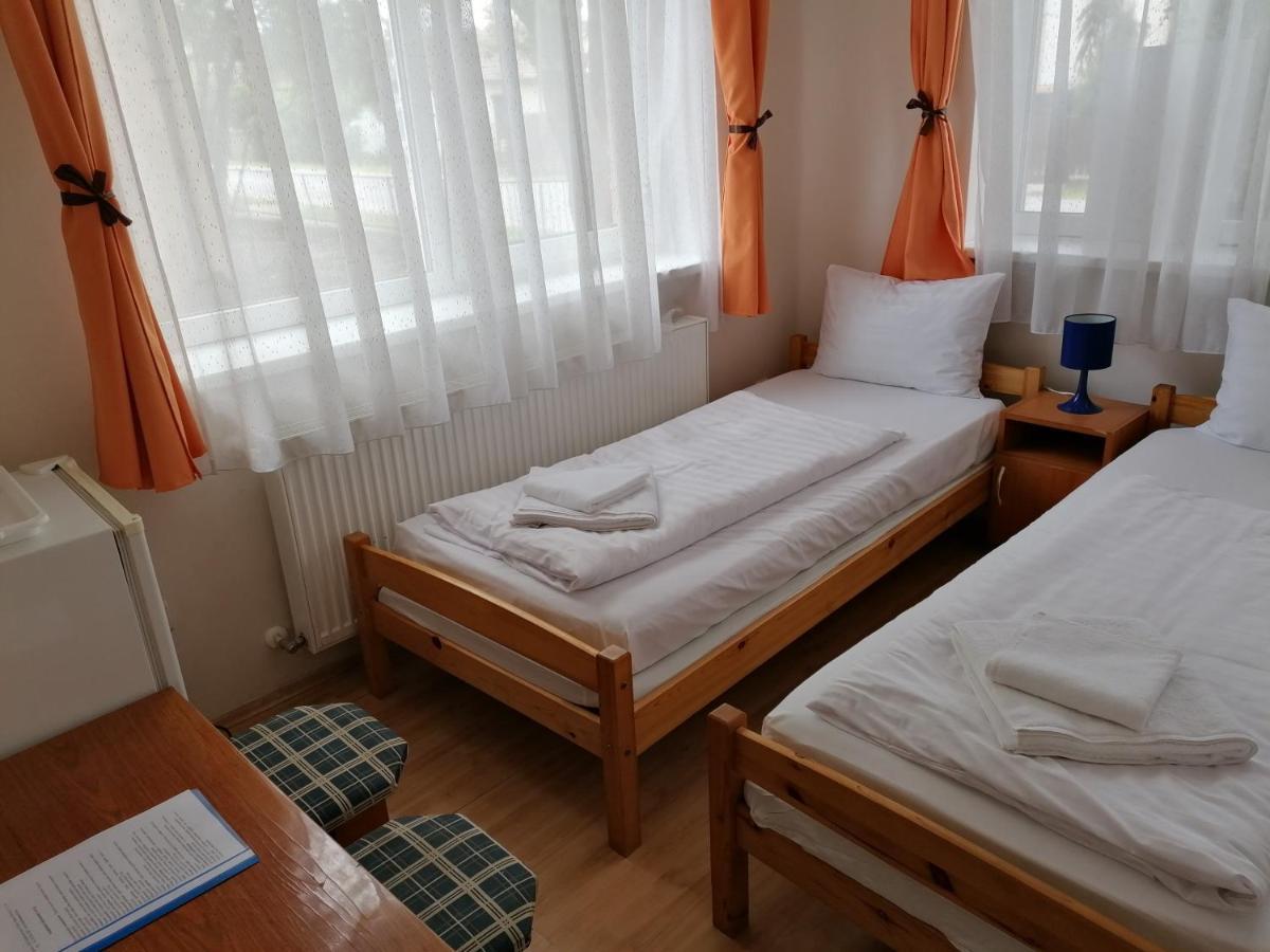 Bed and Breakfast Hullam Panzio Hajdúszoboszló Exterior foto