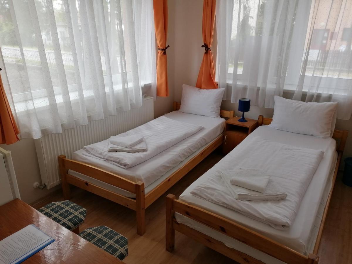 Bed and Breakfast Hullam Panzio Hajdúszoboszló Exterior foto